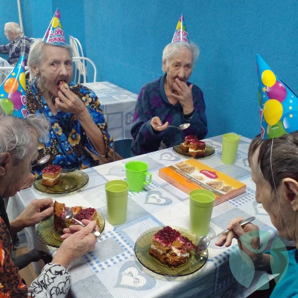 Дом престарелых г. Красноярск: Беляевскую Г. Поздравляем с Днем Рождения